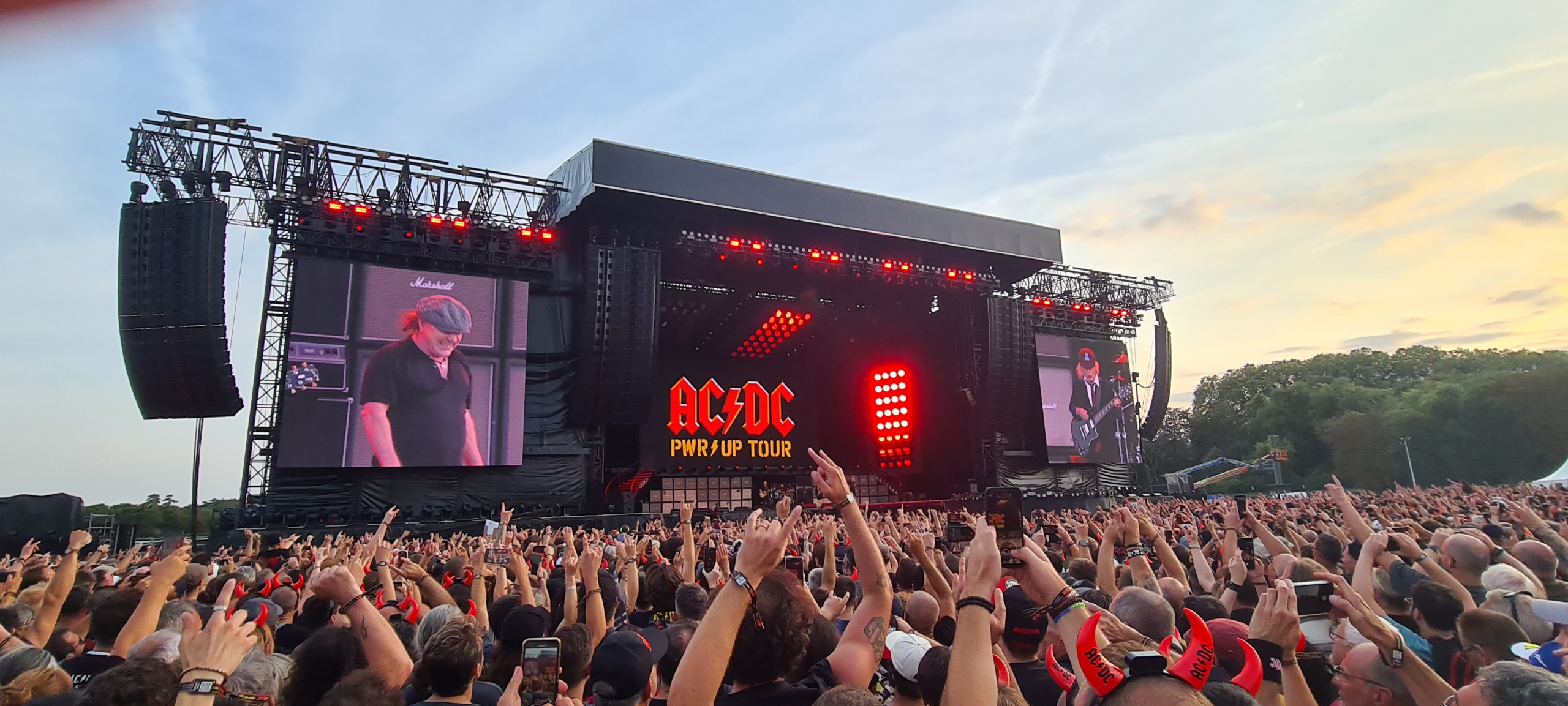 Live : AD/DC, Mylène Farmer, Coldplay et Rammstein, artistes avec le plus de spectateurs en France en 2024