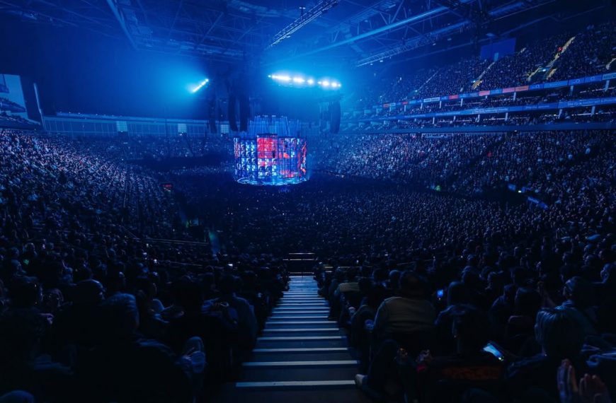 Radiohead établit un nouveau record de fréquentation à l’O2 Arena de London avec 22 300 spectateurs