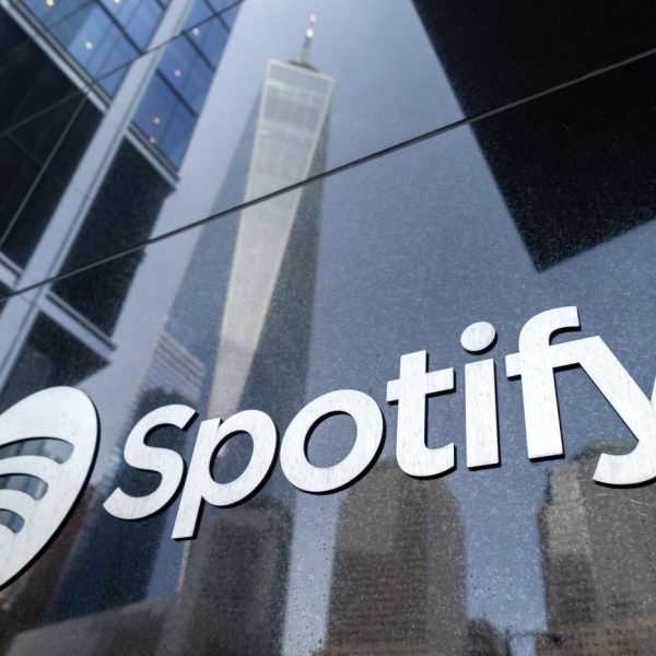Spotify : 27 millions d&rsquo;abonnés payants gagnés en 2025, 15 milliards d’euros de chiffre d&rsquo;affaires générés par le premium