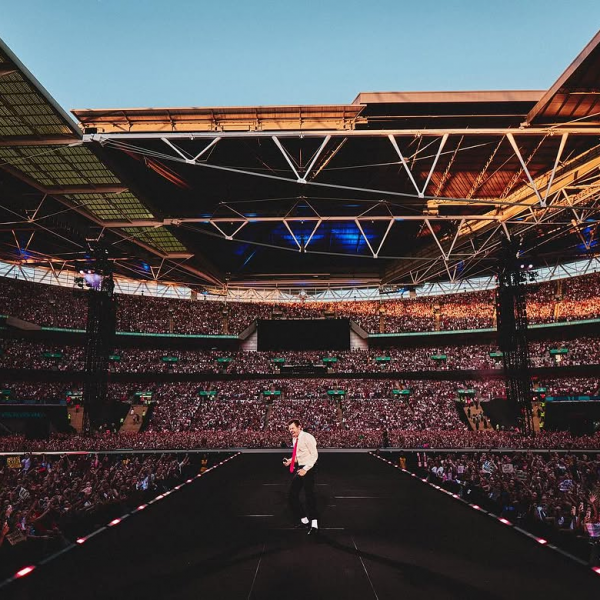 Harry Styles, nouveau détenteur du record de concerts successifs au Wembley Stadium de London avec 12 dates