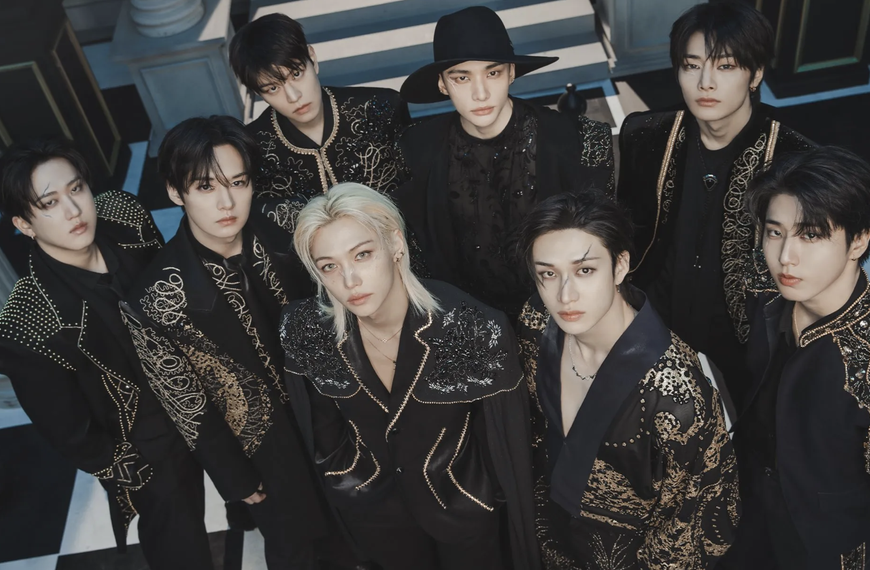 Stray Kids devient le premier groupe de kpop #1 du top albums France durant deux semaines consécutives